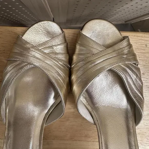 Stuart Weitzman Gold Heels Open toed Pump Sz 9 - Picture 8 of 9